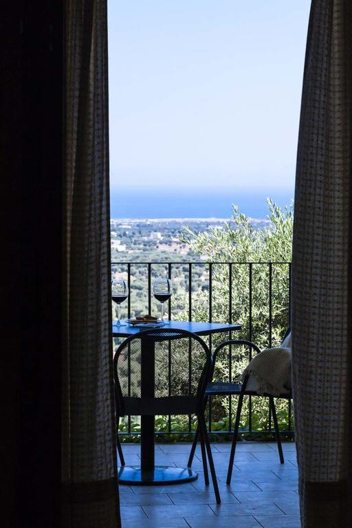 B&B Pozzo Di Luce (Adults Only) โมโนโปลี ภายนอก รูปภาพ