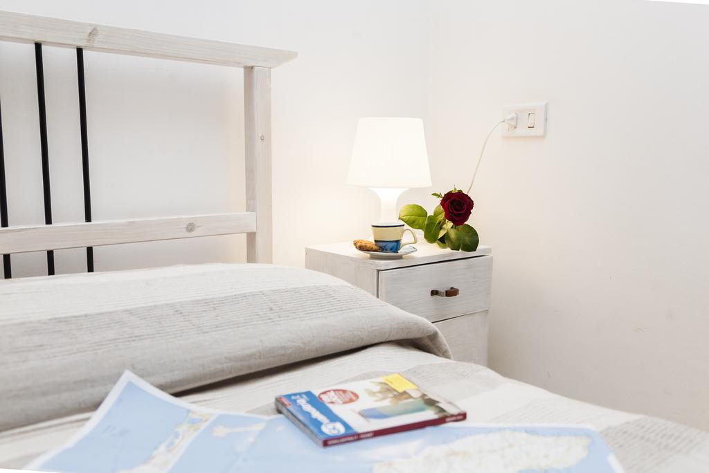 B&B Pozzo Di Luce (Adults Only) โมโนโปลี ภายนอก รูปภาพ